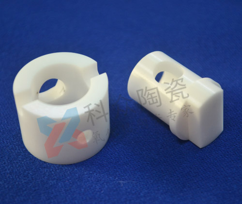工業(yè)陶瓷在擠壓成型時(shí)應(yīng)注意什么？