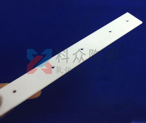 在獲得高純氧化鋁粉體后如何燒結(jié)制備胚體？