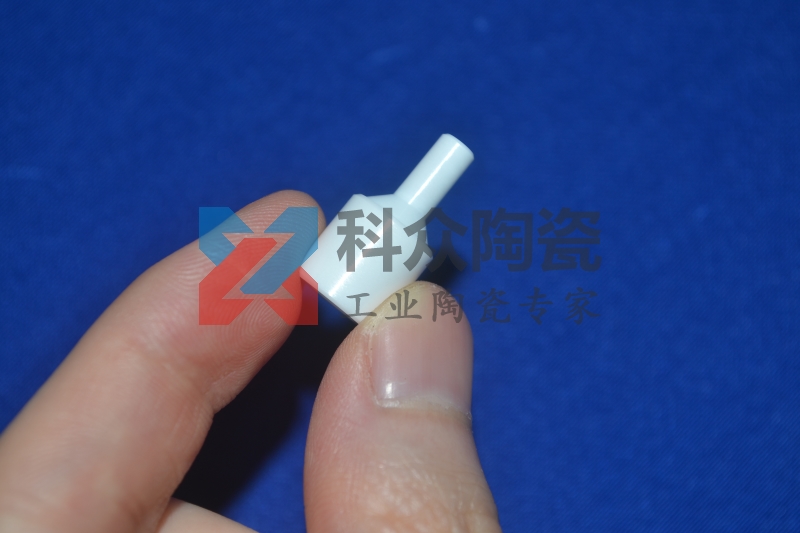 氧化鋯陶瓷推桿的特點體現(xiàn)在什么方面？
